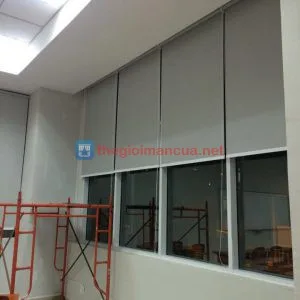Rèm cuốn trơn một màu cản nắng úc