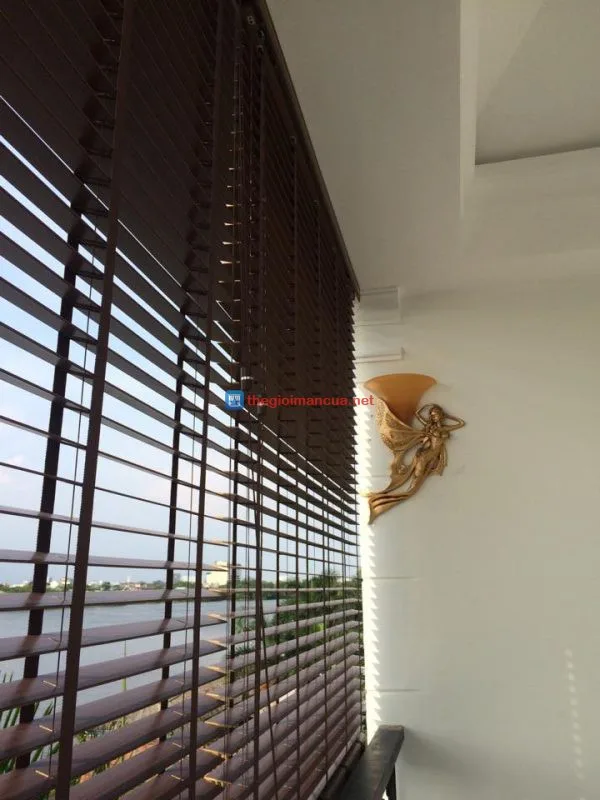 Rèm nhựa giả gỗ cao cấp ngoài trời