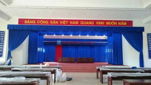 Màn sân khấu M105